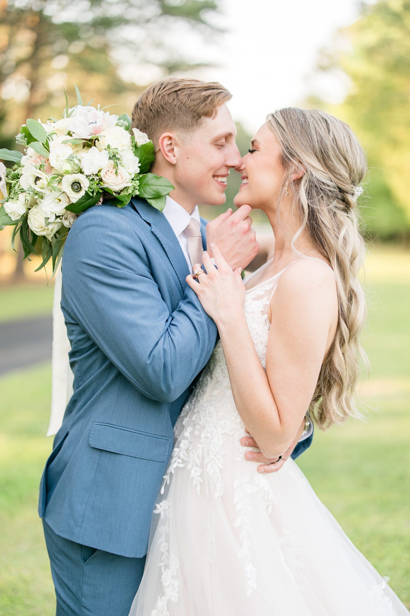 Sonnet House Spring Wedding for Samantha + Conner - Katie & Alec Photography Birmingham, Alabama Wedding Photographers